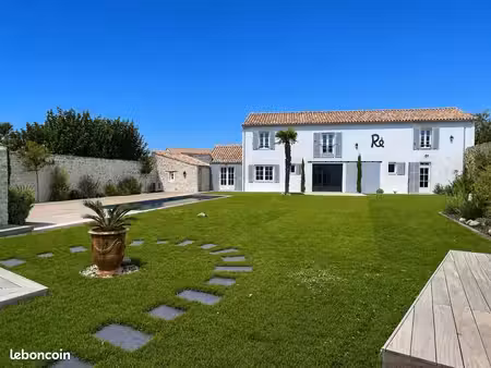 maison 9 pièces 376 m²
