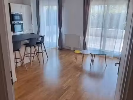 f2 meublé 45 10m² + grande terrasse privative