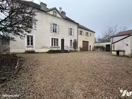 maison 6 pièces 225 m²