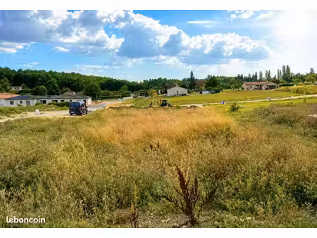 terrain 840 m² champcevinel