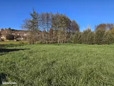 terrain 1 374 m² villamblard