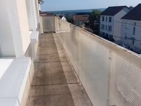 appartement t4 90m² - dernier étage - vue dégagée - 70 000
