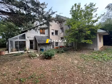 a vendre - maison d'architecte avec dépendances et terrain - muret le chateau