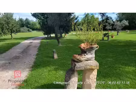 tarascon secteur montagnette - propriété 323 m² avec plus de 2ha de terrain