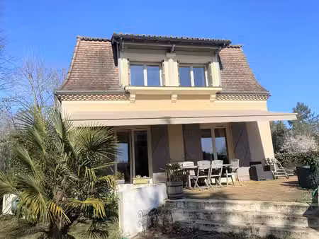 a périgueux  l'exception dans le centre ville : 233 m² - 1002 m² de jardin et garage 4/5 v
