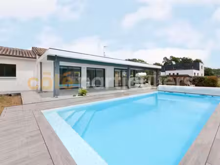 contemporaine 4 pièces 100 m2 sur un jardin de 2331m2