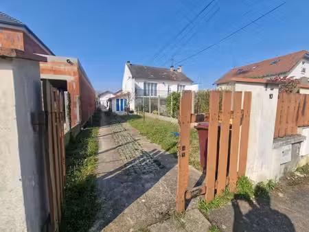 maison individuelle en centre-ville idéalement située à moins de 10 minutes à pied de la g