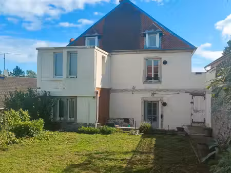 maison de caractère dpe .c 240 m2