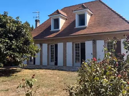 belle maison périgourdine proche des commerces