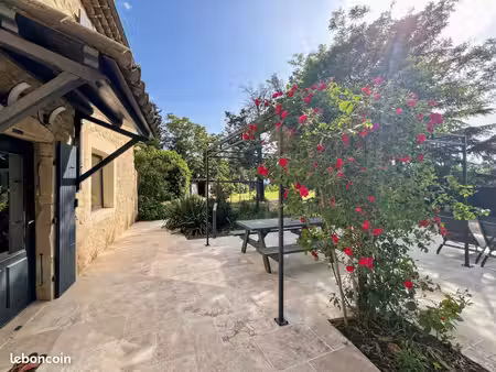 propriété 5 pièces 216 m²