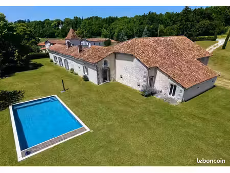 propriété 8 pièces 147 m²