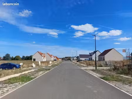 terrain 701 m² pierres