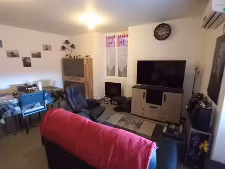 appartement dans maison de village