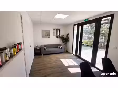 bureau indépendant 20 m² – les angles – entrée privée  parking  toutes charges incluses