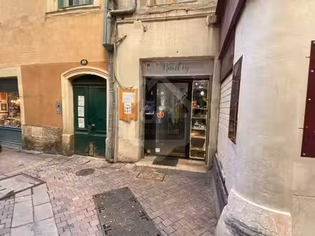 local 32 m² nimes