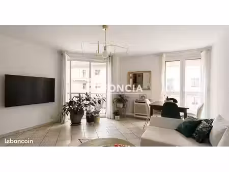 nîmes puech du teil – t3 de 65 m² avec loggia et garage au 2ᵉ étage avec ascenseur
