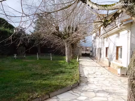 longère ancienne de charme avec jardin sans vis à vis