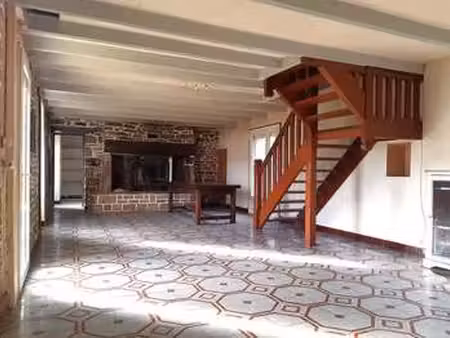 vente longère et corps de ferme à landudec (29710) : à vendre / 180m² landudec