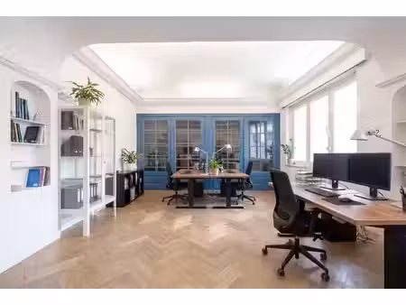 bureau de 63 m² au rez-de-chaussée !
