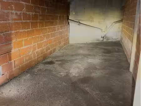 garage / box / parking