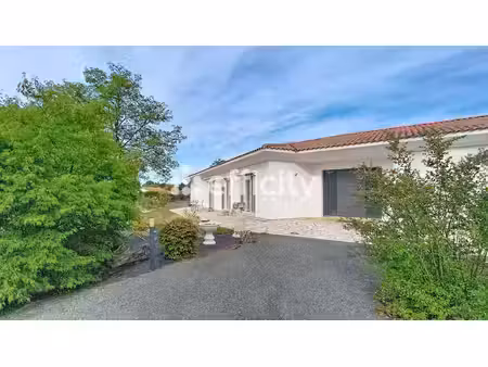 maison 6 pièces - 212 m²