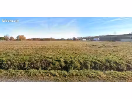 terrain 700 m² vacquiers