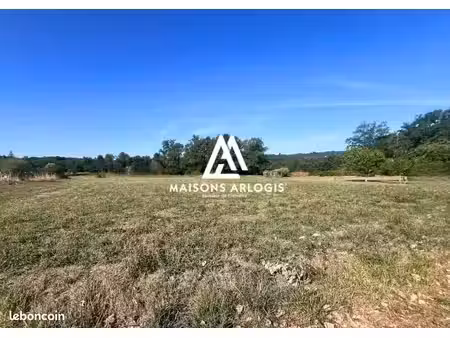 terrain 3 900 m² chamboret