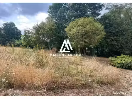 terrain 3 000 m² solignac