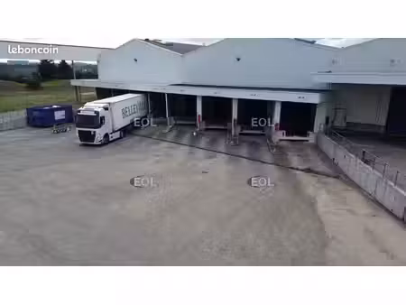 local industriel 5 447 m²
