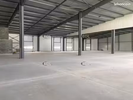 local d'activité 2 600 m²