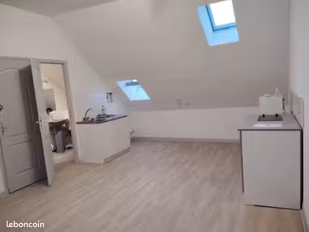 studio  28m2 rue charlet bourges