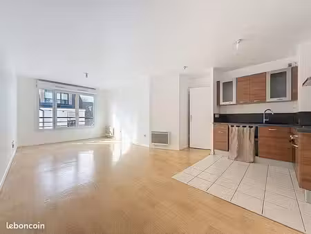 appartement t3 62m2 parking meaux médiathèque