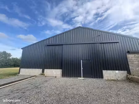 location hangar