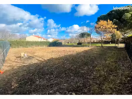 terrain 588 m² escalquens