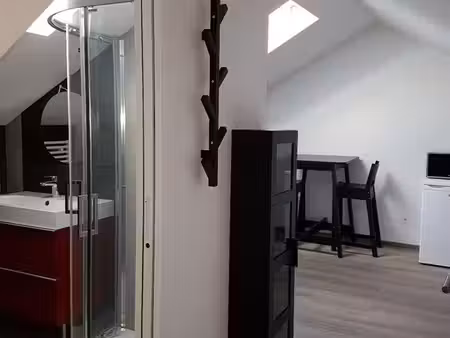 studio meublé - immeuble sécurisé bourg