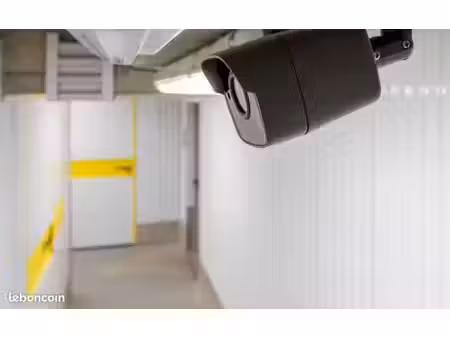 location garde meuble / box de stockage à partir de 24