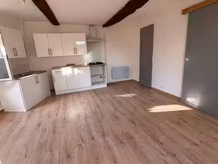 joli t2 33 m2 avec terrasse