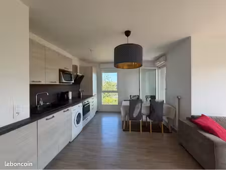 appartement f3 meublé - balcon et place de parking