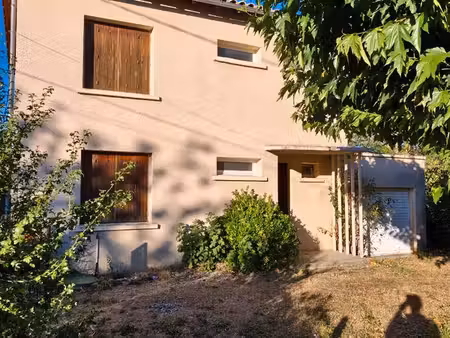 villa t4 sur 1200 mètres carrés de terrain