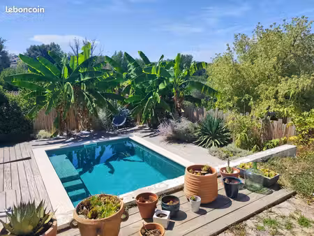 maison de plain-pied avec piscine  sans vis-à-vis 138 5 m² habitables — terrain 720 m² — g