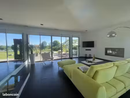 villa 5 pièces 162 m²