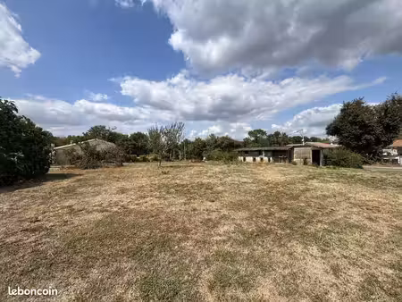 terrain 850 m² camarsac