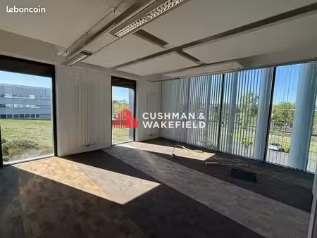 bureaux 1080 m² labege