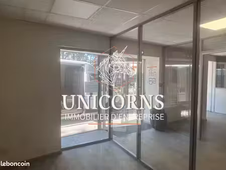 local bureaux 133 m²