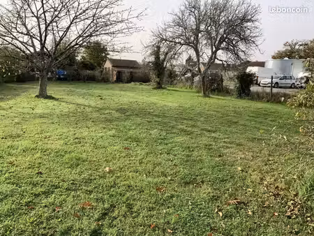 terrain 605 m² soussans