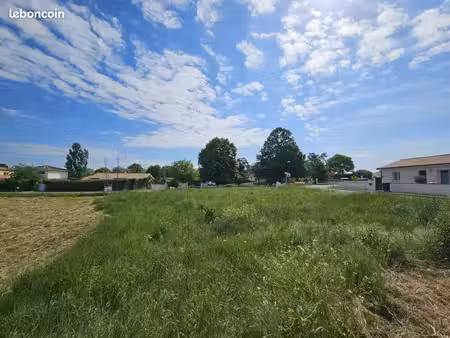 terrain 460 m² virelade