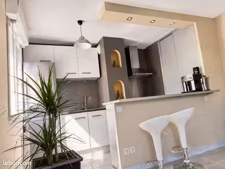 superbe t2 bis à vendre  charmant et lumineux de 55 m² avec balcon et parking — lunel nord