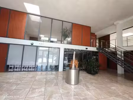 bureau 40 m²