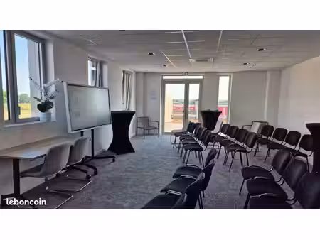 salle de réunion / séminaire - tout équipé (châteaugiron - 20 min au sud de rennes)