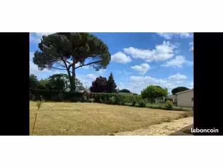 terrain 700m2 saucats